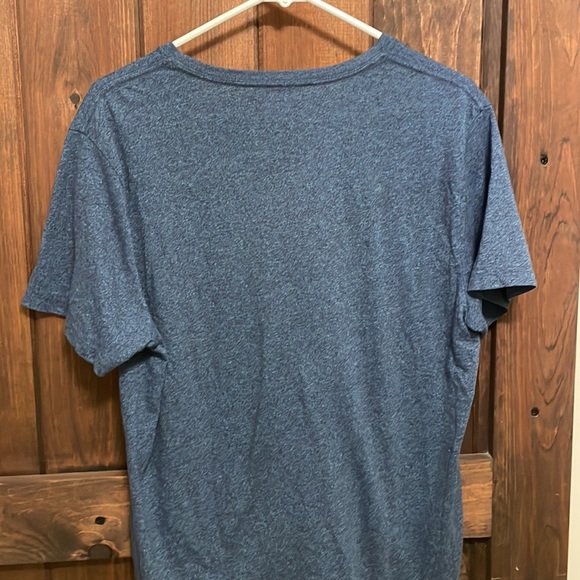 Men's old navy super soft v-neck t-shirt - Picture 5 of 5